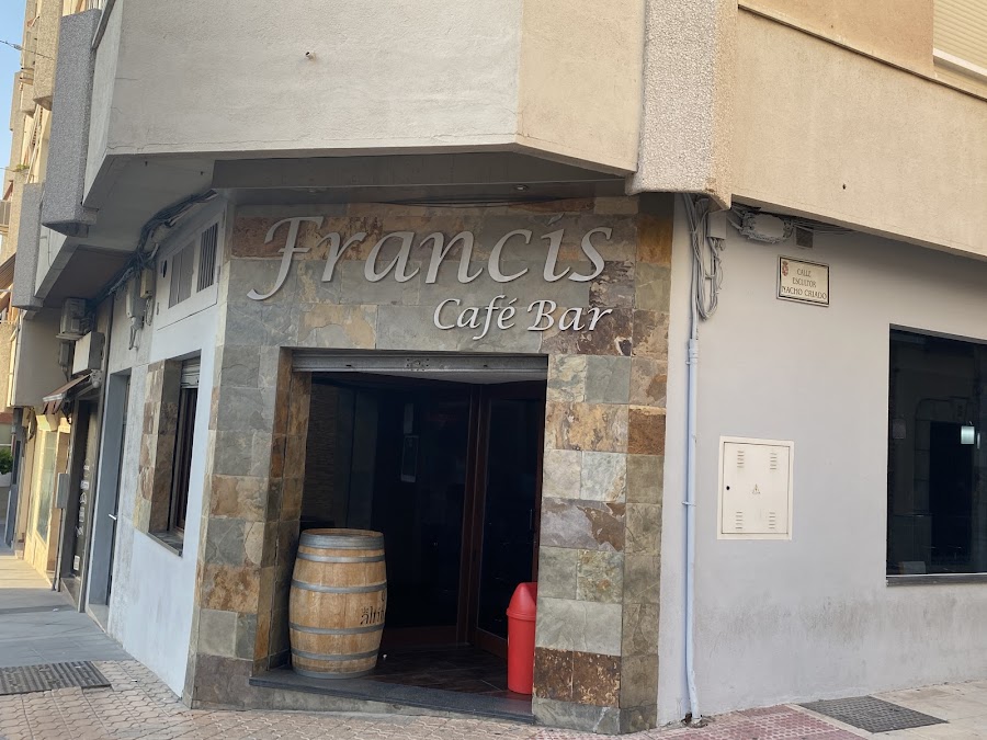 Francis Café Bar