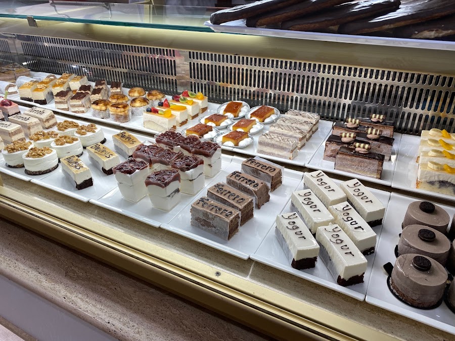 Pastelería Cafetería Basilio