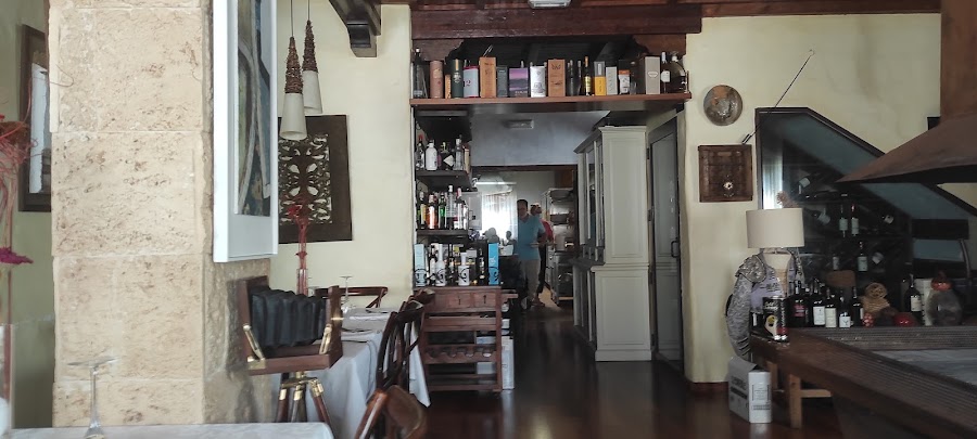 Alojamiento rural y Restaurante La Tiná