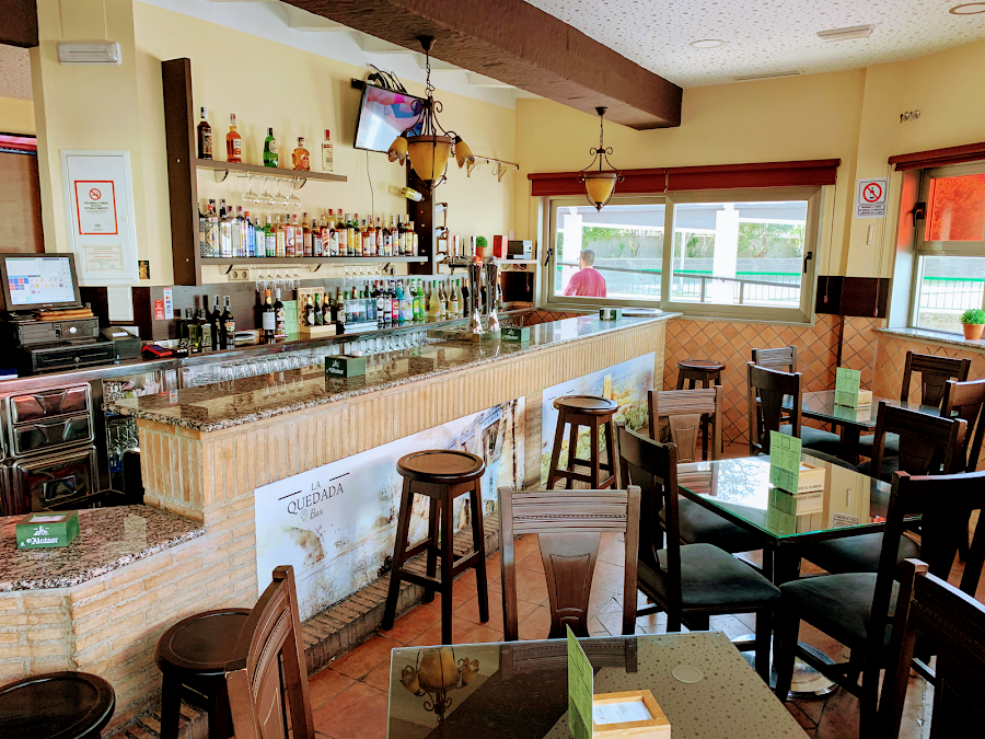 La Quedada Bar