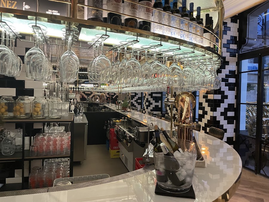 Restaurante LUCERO · Barra y Mantel