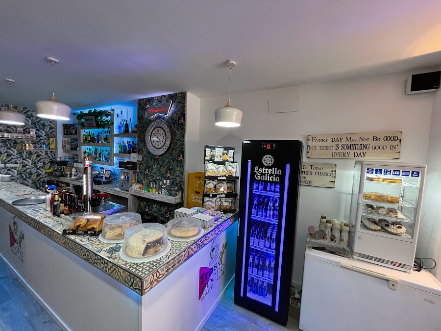 TRASNOCHO CAFÉ & PUB